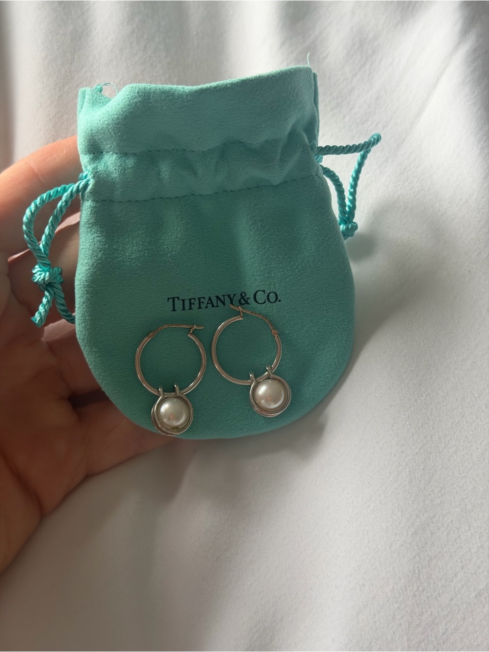 Tiffany & Co. Hardwear Pearl Hoop Earrings in Signature Blue Pouch